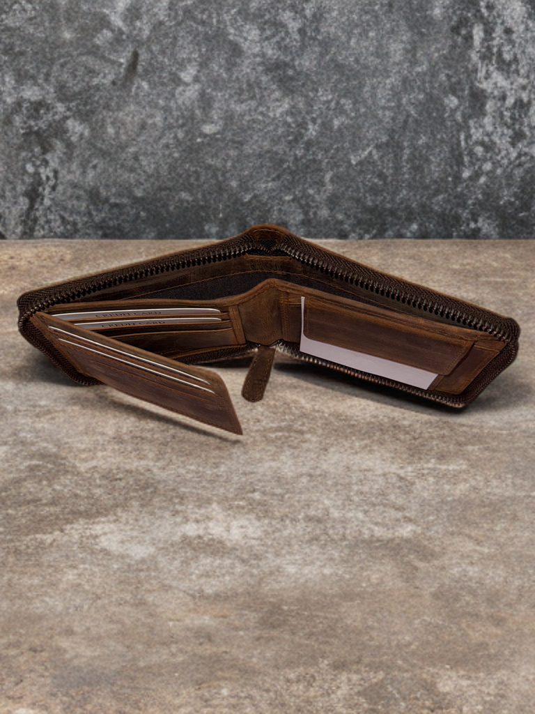 Round zipper wallet made of genuine hunter leather