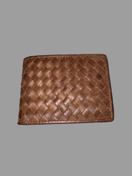 Bifold woven wallet with premium wash leather