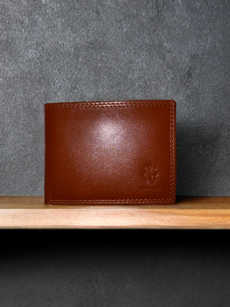 Dollar size wallet made of exclusive genuine VT leather