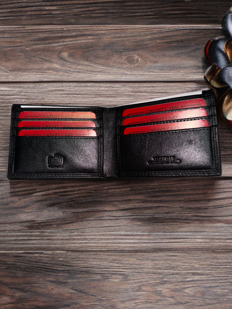 Dollar size wallet made of exclusive genuine VT leather