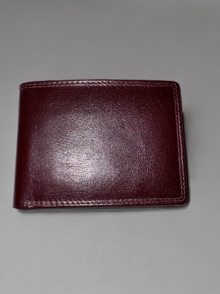 Dollar size wallet made of exclusive genuine VT leather